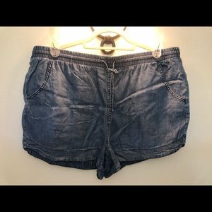 Universal thread, denim, drawstring shorts